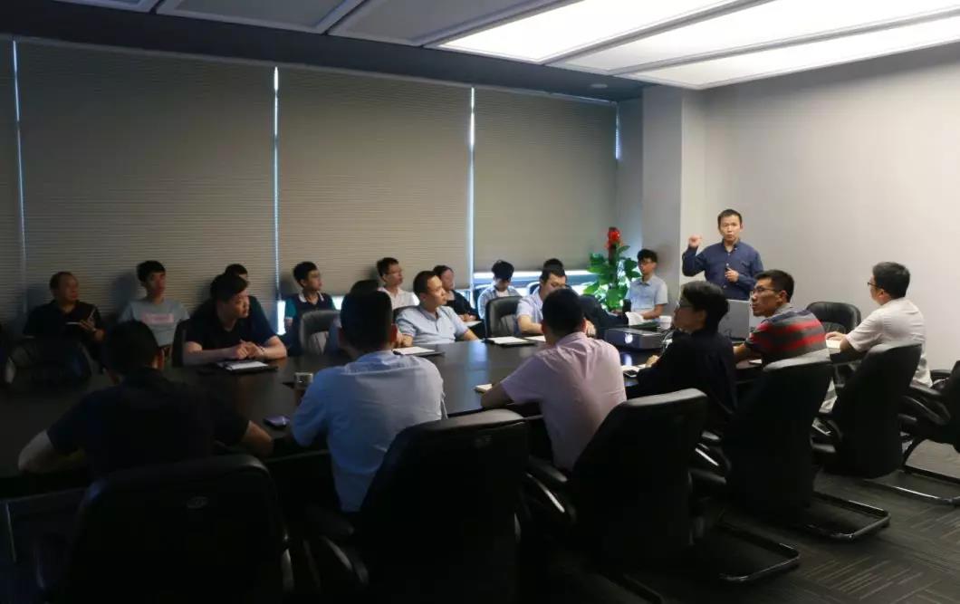 同济大学建设治理与房地产系主任王广斌教授莅临j9国际站备用领导、互换